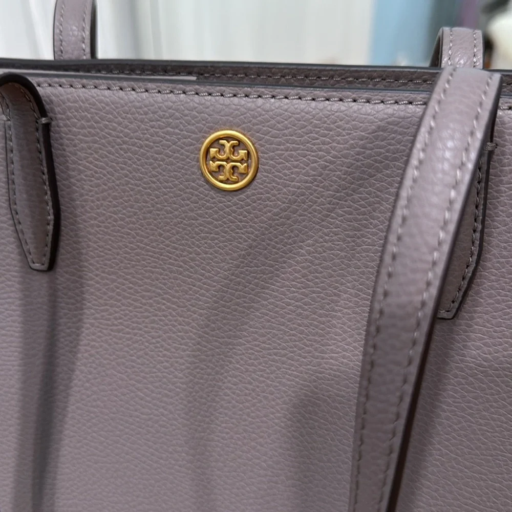 Tory Burch
Tote Bag - Picture 4 of 10